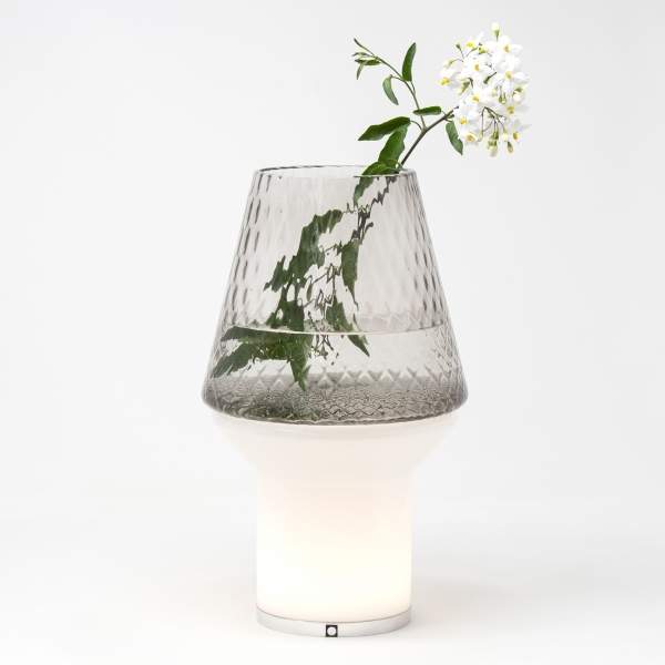 Multiforme: intrecci di luce nel vetro