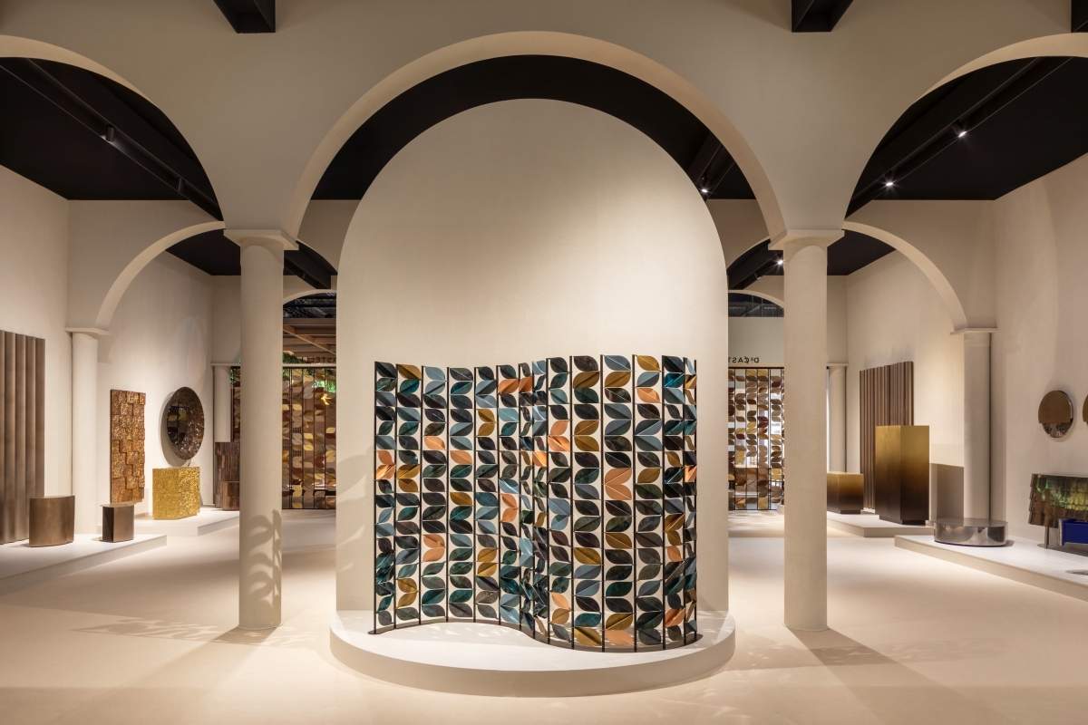 <strong>Stand Salone del Mobile 2026</strong> | In primo piano: <strong>Bosque,</strong> design Lina Obregón